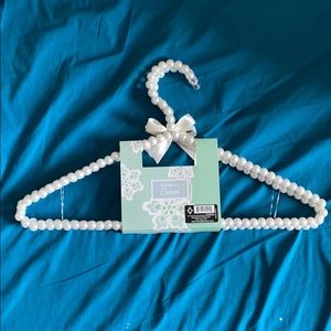 Pearl Coat Hanger Set